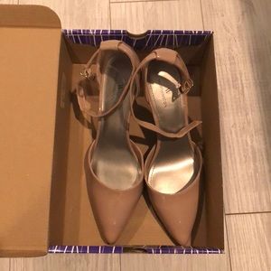 New in the box “nougat” neutral